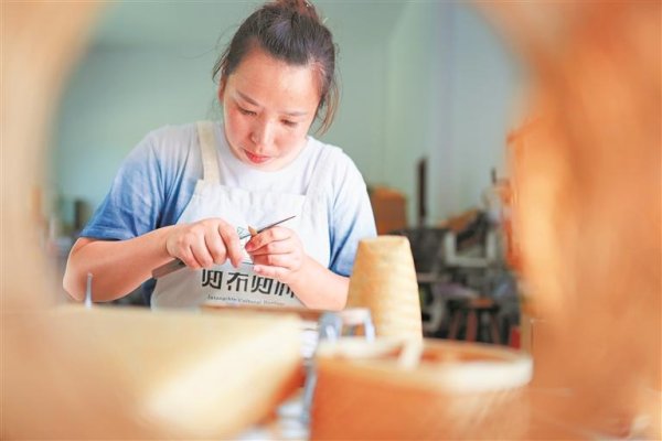 融创优配 杨杜娟：竹编变生活美学身价倍增